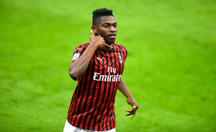 ACMilan_Brasil's tweet photo. É chegado o momento de dizer 'adeus' e te agradecer por ter ajudado a devolver a Itália para o Milan na temporada 2021-22. Você chegou como um jovem garoto, e agora deixa o clube como um homem.

Como você mesmo disse: era o momento de buscar novas experiências. Não é o que você sonhava (PL ou La Liga), mas temos certeza que você fará sua nova torcida feliz. Muito sucesso na sua nova jornada, Rafa! Obrigado por tudo. WE GOO ❤🖤