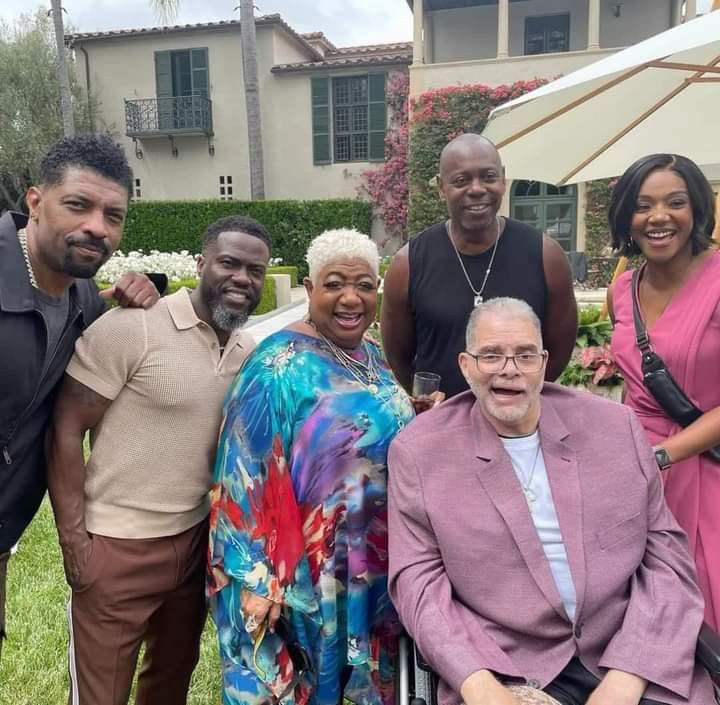 OfficiaBob's tweet photo. Deon Cole, Kevin Hart, Luenell, Dave Chappelle, and Tiffany Haddish showing up to wrap Sinbad in love. 

Real family comes together to uplift a legend when it matters most. https://t.co/lz0zk8FVMG