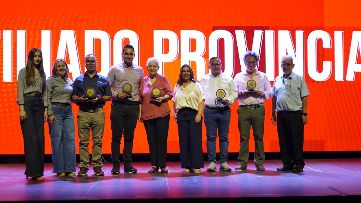 CCBucaramanga's tweet photo. 🏆 En #FOREM2026 entregamos los Reconocimientos a Afiliados, distinción que exalta la trayectoria, el compromiso y el crecimiento de nuestros empresarios en cinco categorías.
🏙️ Afiliado Histórico: empresas cuya permanencia en el tiempo representa un profundo compromiso con la CCB:
🔹 Inversora Hotelera Colombiana S.A.
🔹 Garcillantas S.A. - @garcillantas
🔹 Agropecuaria ALIAR S.A.
💐 Mujer Afiliada: al liderazgo y la determinación de las mujeres empresarias de la región:
🔹 Raquel Jiménez Fernández – Arrendamientos Jiménez
🔹 Martha Fabiola Ortiz Ojeda – TecnoMicros
🔹 Martha Isabel Rodríguez Ayala – Kikirisan del Fonce
🌄 Afiliado Provincia: visibiliza a empresas de los municipios de Santander que fortalecen sus comunidades:
🔹 Santiago Rivero Bolaños – De la Tierra Casa Taller
🔹 Elkin Álvarez Meneses – Eléctricos Santa Cruz
🔹 Josefa Gélvez de Mariño – Fábrica de Dulces Olita
🔹 Madecoplas S.A.S. – Oscar Javier Acosta Medina
🔹 Pedro Antonio Delgado Caballero – Ferre Taller
🔹 Enith González Quintero – Bocadillos La Gacela
📈 Crecimiento Empresarial Sostenido: empresas con crecimiento constante en ingresos durante los últimos cinco años:
🔹 Instituto Neumológico del Oriente S.A. - @DelNeumologico
🔹 Maicito S.A. - @F_Maicito
🔹 Promotora de Innovación en Biotecnología S.A.S. – Promitec
🗺️ Expansión Regional: a quienes han ampliado su presencia y generado nuevas oportunidades en el mercado:
🔹 Espumas Santander S.A.S.
🔹 Megaredil – Luis Miguel Forero Rodríguez - @Megaredil_bga
🔹 Grupo Manzanares S.A.S.
¡Un fuerte aplauso para todos nuestros afiliados reconocidos en esta edición! 👏 #FOREM2026