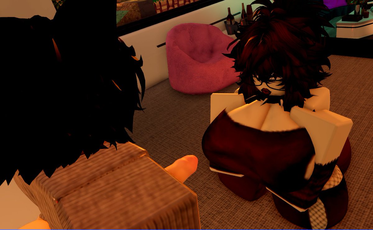 ElanExige's tweet photo. such an elegant lady.. (1/2)
@/OG_GUESTRR34

#robloxcondo https://t.co/jkrnLK4f0y