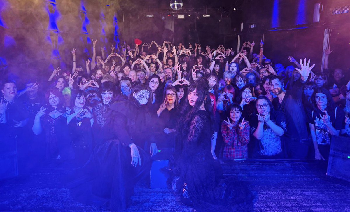 Kaya_rose's tweet photo. フィンランド公演、終了🇫🇮✨
大好きなフィンランドで今年も歌うことが出来ました！嬉しい〜！！
皆様ありがとうございました💕また必ず帰ってくるね！！！
Kiitos kaikille! Rakastan teitä kaikkia!
さぁ日曜はフランス！パリ公演🇫🇷💕
#Kaya20thWORLDTOUR https://t.co/empj9yB4d0