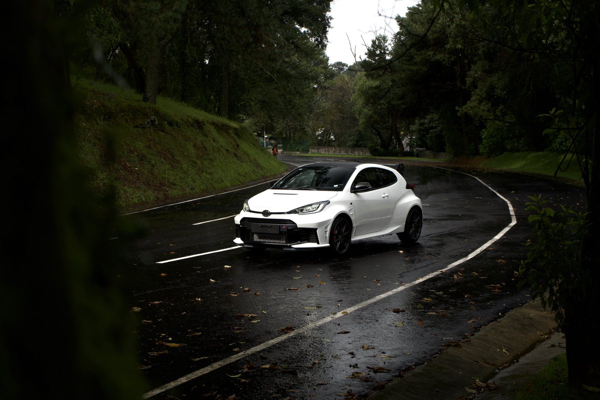gabosalazar21's tweet photo. Conociendo el nuevo GR Yaris Aero Performance Package y aprovechamos para juntar a tres japoneses reales. ¿Cual fue su favorito? https://t.co/acGEoKqnVf