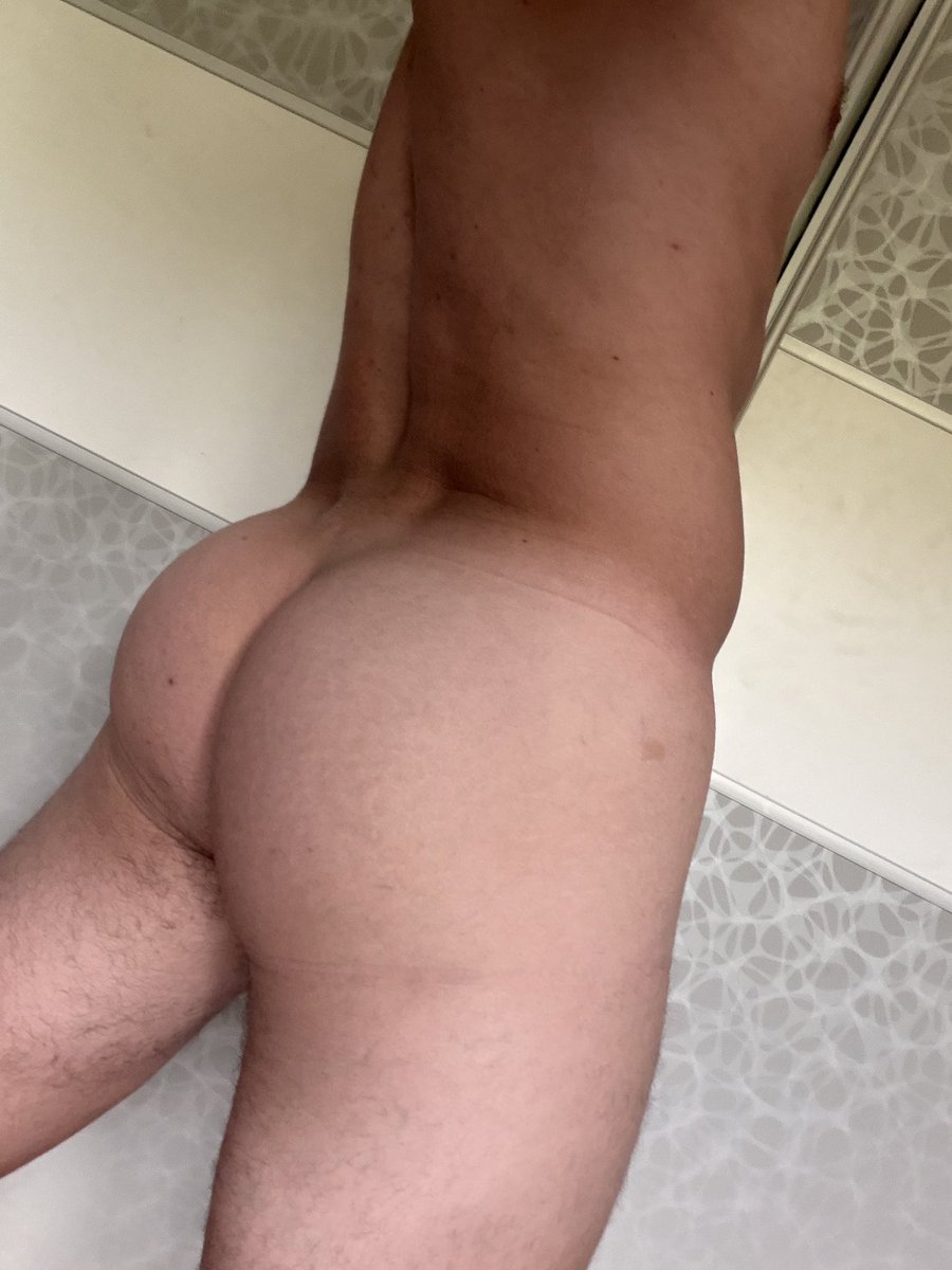 FeemmBoy28's tweet photo. @majenko31 Chcem vám poslušne slúžiť pane https://t.co/Lpr0e8DprJ