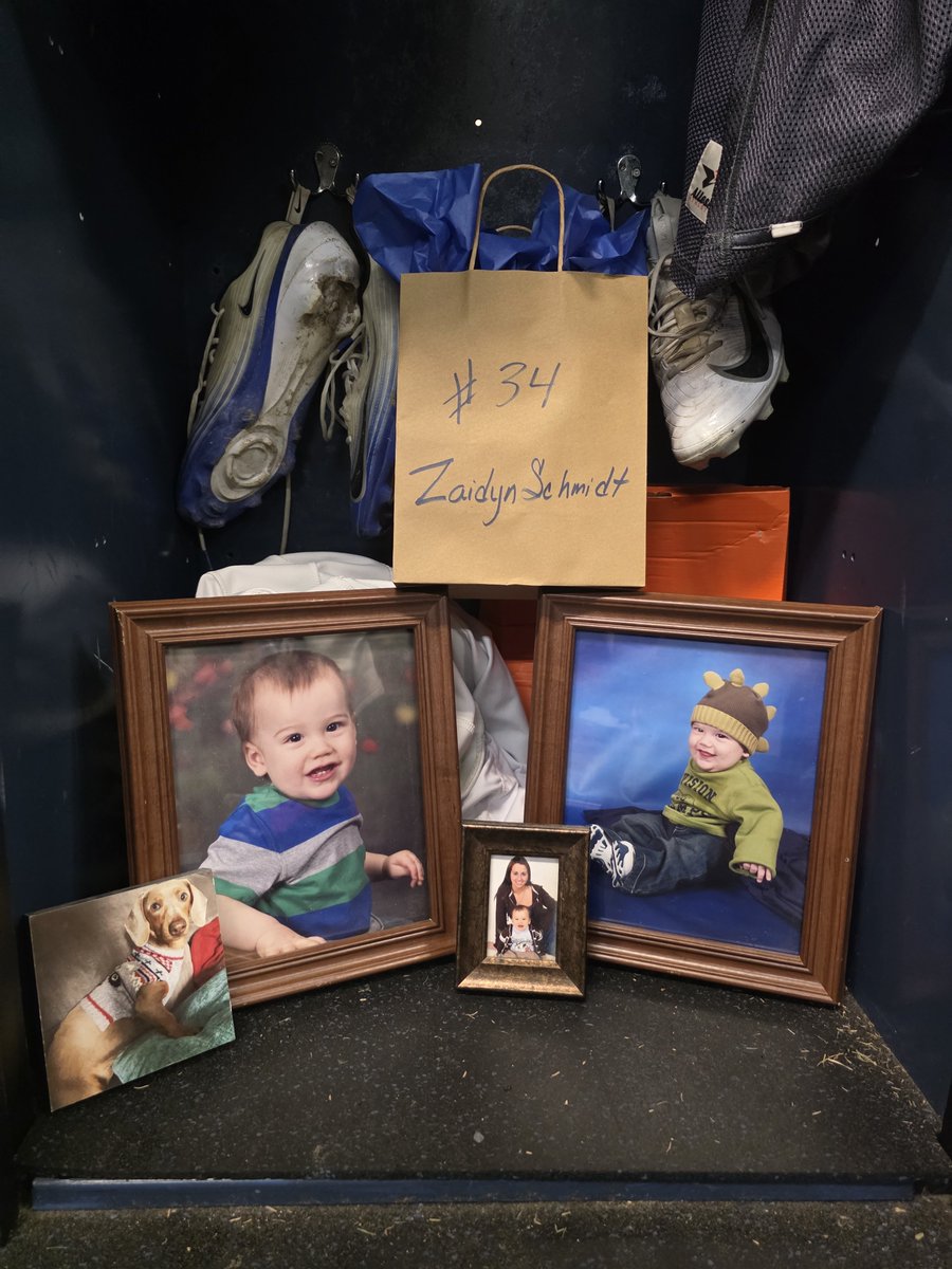 ZaiZaidyn's tweet photo. Senior night. Lets go. 2 hours to kickoff. @ArabFBall @ArabHSRecruits @AKnightsSports @Barry236 @KaSch1588 @KyleRouton #senior #classof2027 #fridaynightlights #football #Phil https://t.co/yIHYlXOgAx
