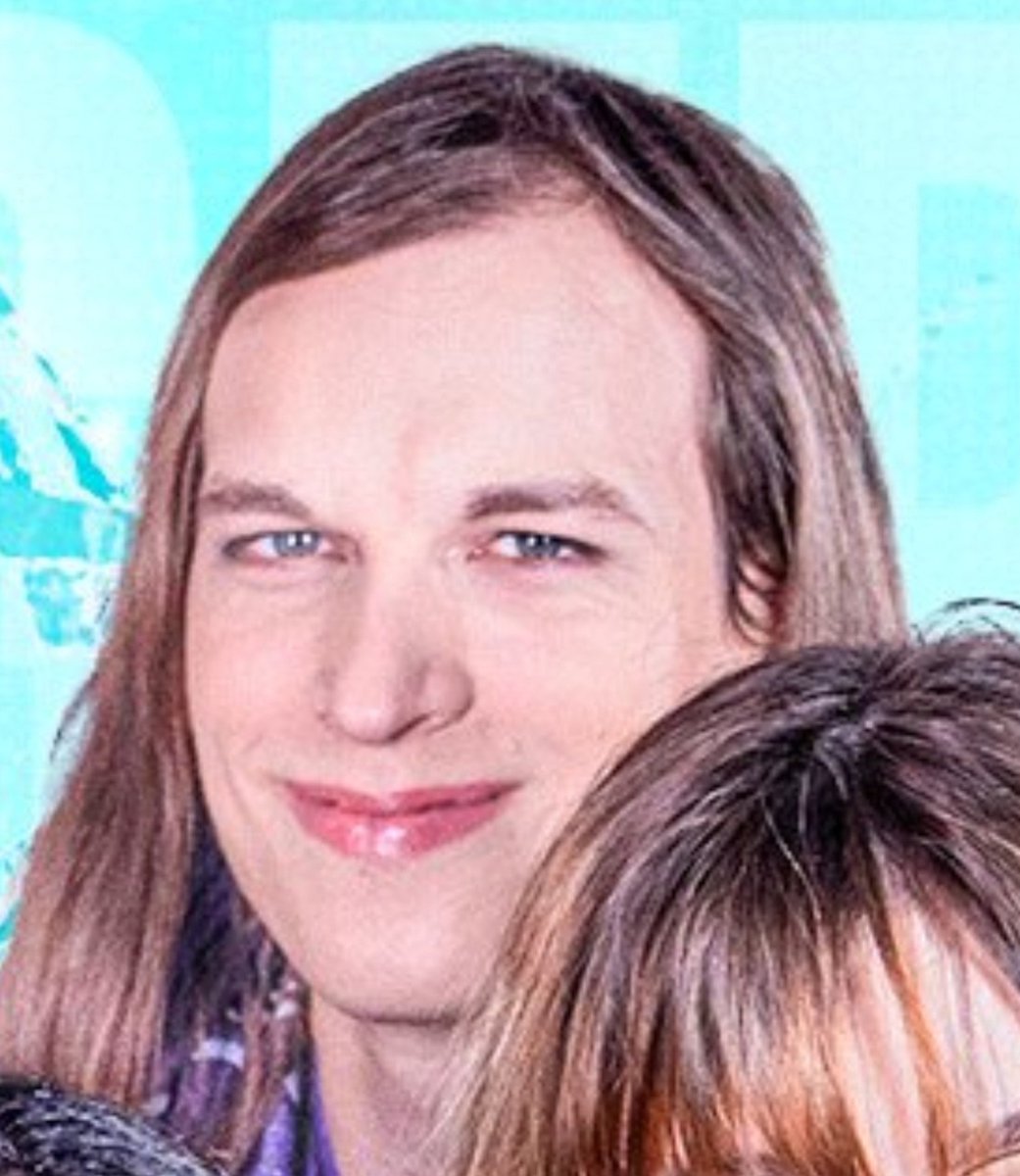 strstyler's tweet photo. Woman is when man with lipstick. https://t.co/3nd1KukonF
