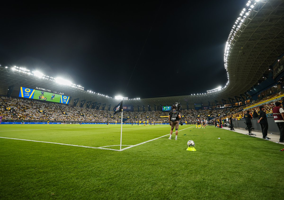 AlNassrFC's tweet photo. إلى من علّموا الآخريـن معنى الوفاء ..
و إلى من ظلّوا على مدى السنين جبلًا عظيمًا يحول دون ناديهم
بكم بقي #النصر عظيمًا رغم كل ما واجه ..
وبكم سيظل خالدًا عظيمًا لا يُمسّ

أدامكم الله لنصركم .. وأدام الله نصركم لكم 💛 https://t.co/gxcIGz5Uvg