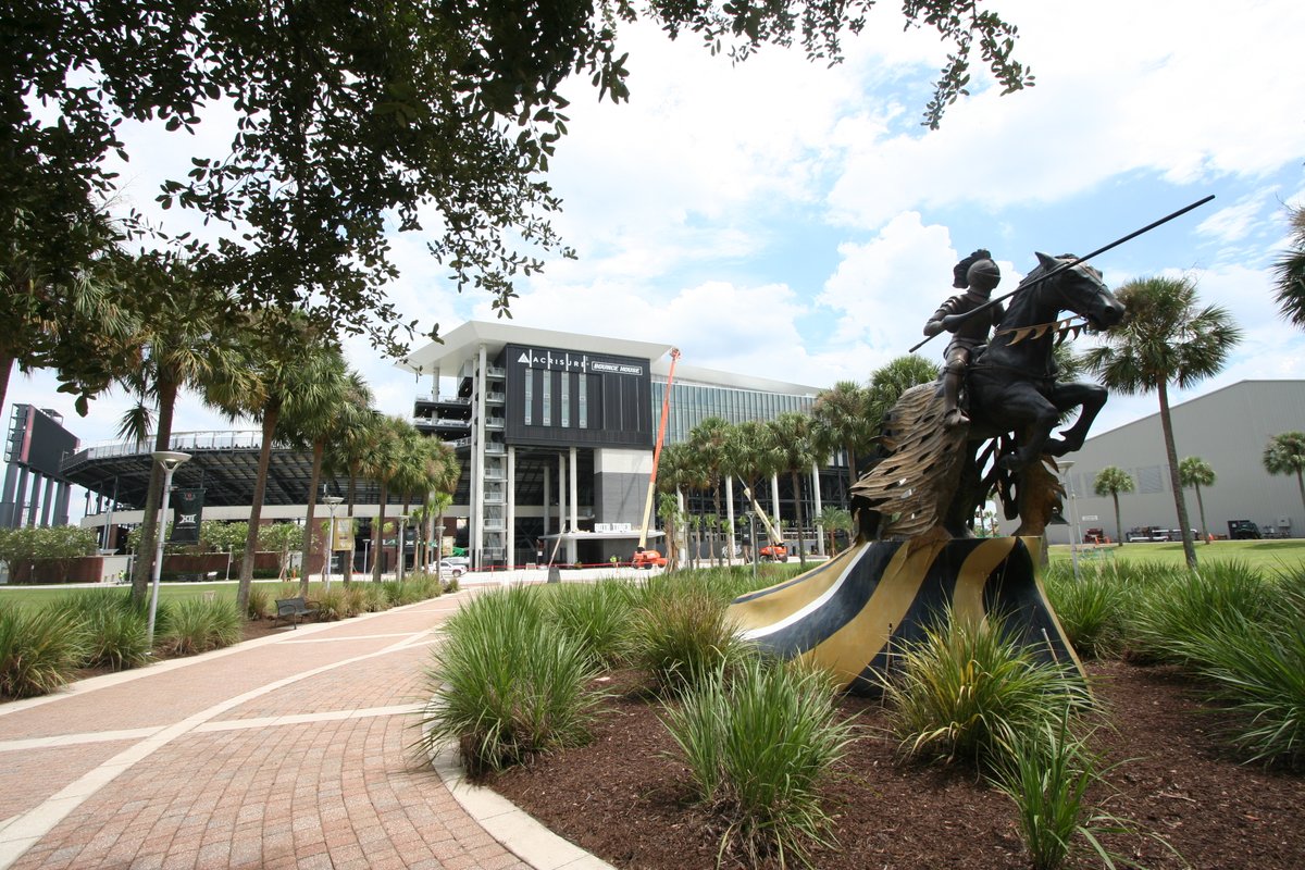 ttinc's tweet photo. College football is back! As fans return to stadiums across the country, we’re taking a look at some of @ttinc’s latest projects, from historic stadium renovations to new and expanded facilities taking shape on campuses across the U.S.: https://t.co/WNTorlroHd https://t.co/cFLJyv9BfO