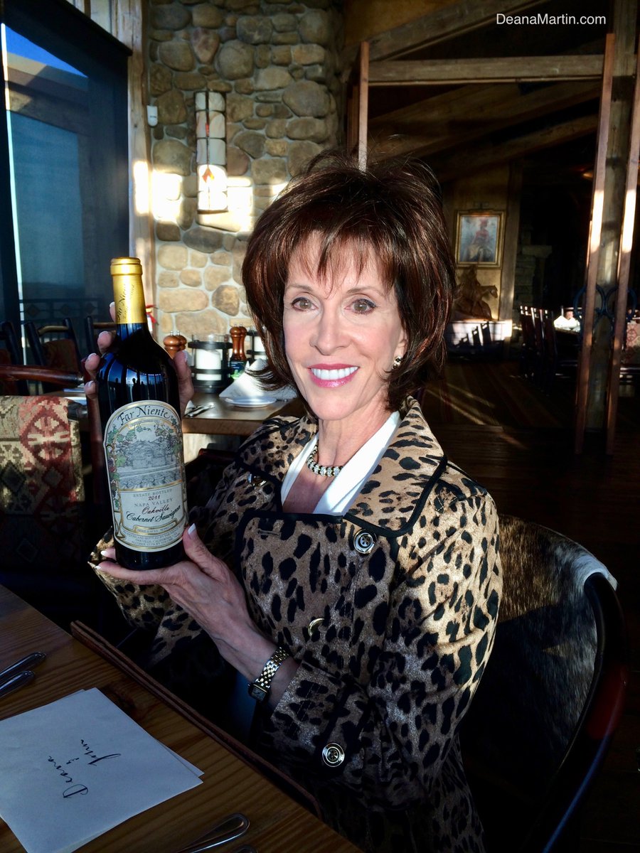 DeanaMartin's tweet photo. It's 5 o'clock somewhere! Happy National Wine Day! 🍷 Cheers Pallies! https://t.co/GwMngoEQ6e