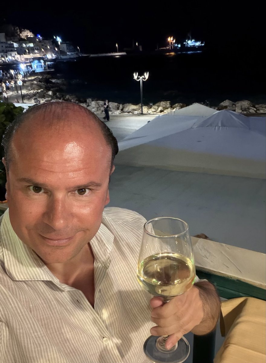 GioBertazzoli's tweet photo. Grecia forever! 🥂 🌓 🍲 🌊 🥰🔝💪🏻🏝️

#karpathos #greece #goodlife #goodvibes #goodholiday https://t.co/M9bGq7ZdKG