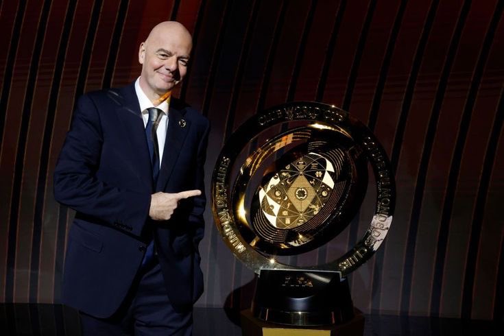super_mondial29's tweet photo. 🏆 La Coupe du monde des clubs 2029 arrive !
🗣️ Selon la FIFA, la première semaine de décembre devrait permettre d’annoncer le pays hôte du Mondial des clubs 2029, ainsi que le nombre de clubs qui participeront à cette deuxième édition.
#fifa #clubworldcup https://t.co/hb6qAmcGKm