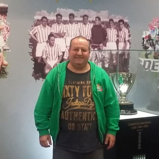 PBValdemoro's tweet photo. Ayer nos dejó nuestro peñista,amigo y gran Bético, Antonio Coronilla Palacios. Se nos fue al Cuarto Anillo y estamos en conmoción, como sus convecinos de Utrera que sabían la gran persona que fue. Nuestras condolencias a su  familia y amigos. No te olvidaremos.
DEP Antoñiqui. https://t.co/I1dMDS6Qtz