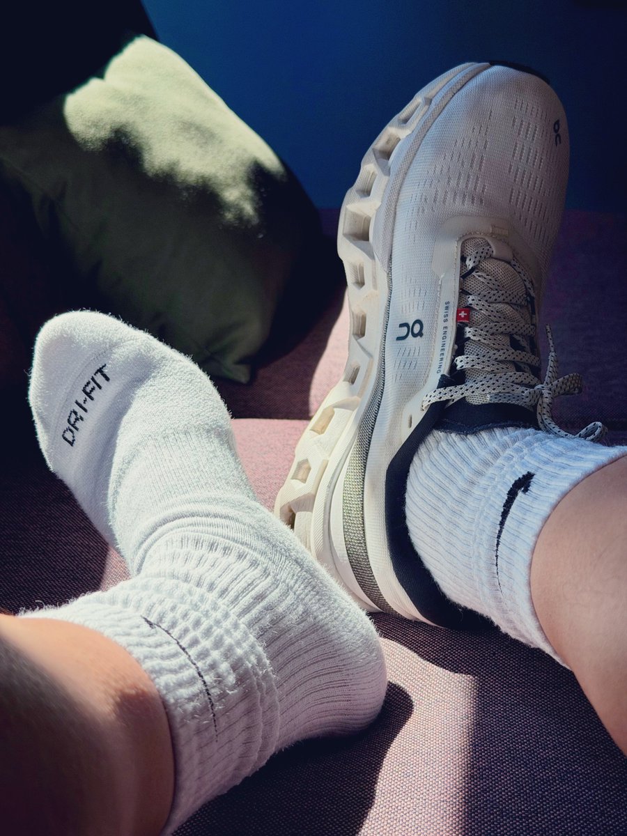 onlyboy1s's tweet photo. 👟🦶👅😈 https://t.co/kbBqD7B0PA