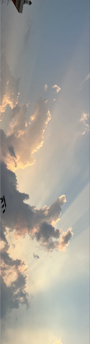 GA12sa's tweet photo. @iih4u والغيوم مع الشمس 🤍🤍🤍 https://t.co/fdPaPa7zok