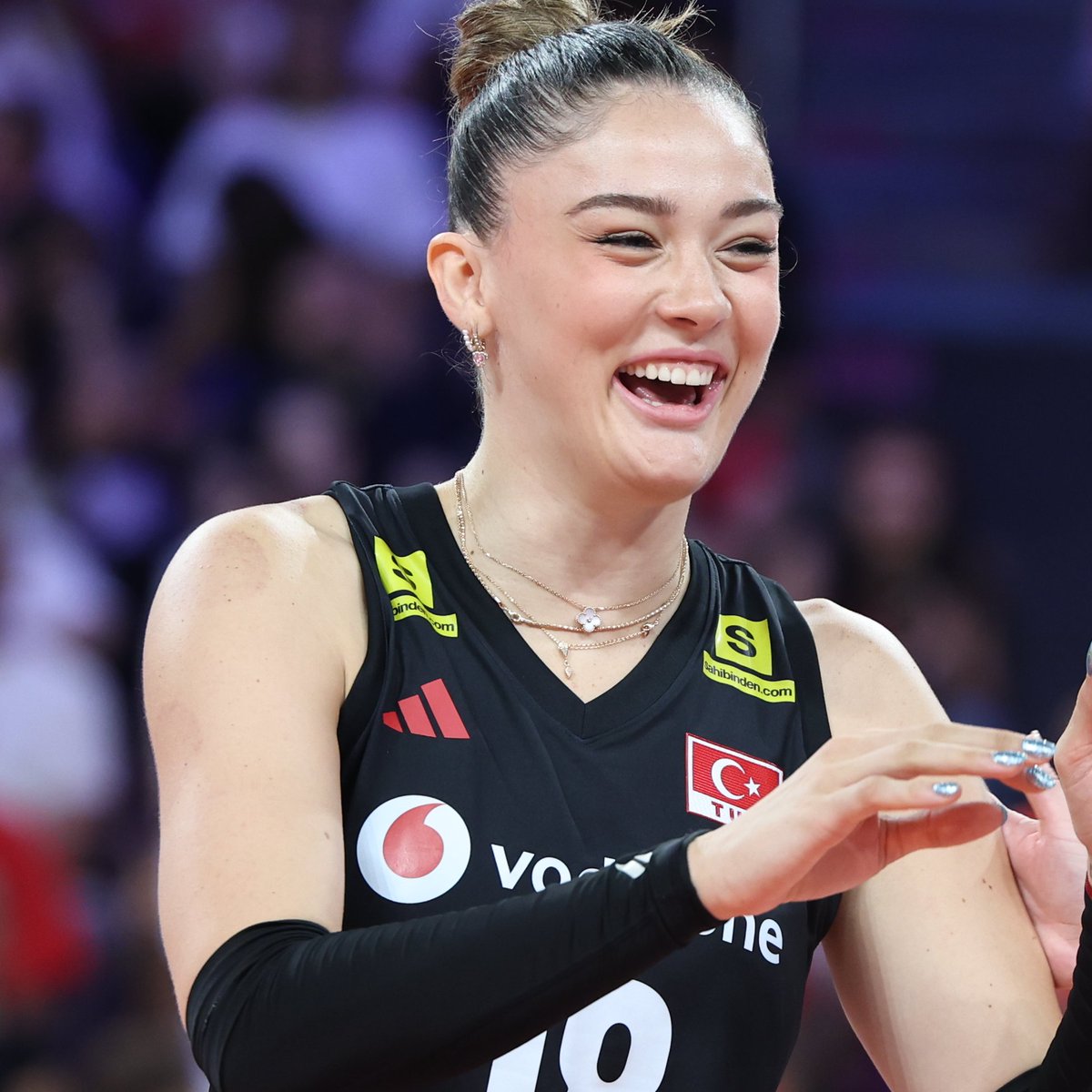 gibbybaris's tweet photo. ⚡️ Zehra Güneş x Polonya ( 5 Set )

10/16 %63 hücum
3 blok
2 ace
15 sayı, +12 WL https://t.co/3NtjUOAwsX