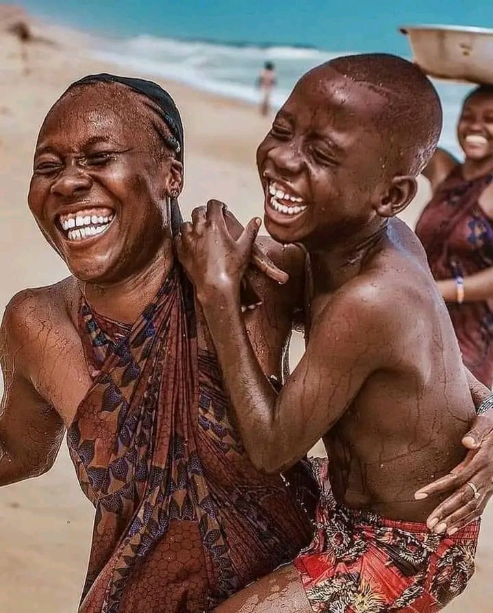 PiusLeeleeok2d's tweet photo. Happiness very cheap https://t.co/GIBjx6qqqD