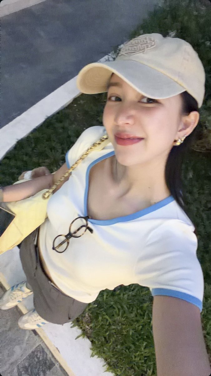 skola_kim's tweet photo. เติมเหมียวกันจ้ะ เขาบอกว่าคิดถึงให้ดูรูปเก่าๆ วันนี้พิสูจน์แล้วว่าดูแล้วคิดถึงมากกว่าเดิม t—t https://t.co/2ciYlGoW19