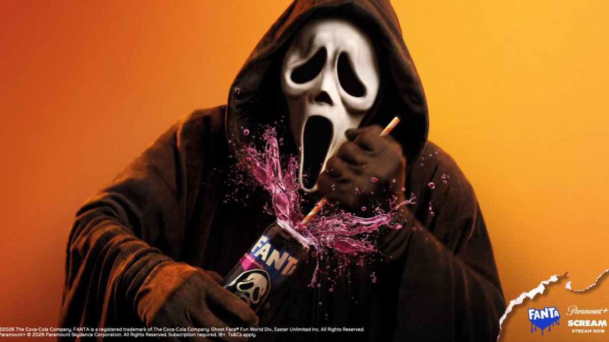 Scream_Spain's tweet photo. La colaboración de Fanta con Ghostface ya está a la venta en España. Si todavía no la ves en tu tienda más cercana, no tardará en estar. En España será la Fanta de sabor naranja la que tenga la colaboración. #Fanta #Ghostface #Scream @fanta https://t.co/fp0LyZvg8a