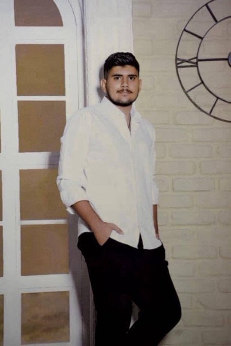 JalallJohar's tweet photo. یادتون نره پدرش میگفت اسم پسر من رو هیچ‌جا اعلام نکردن
 #محمدرضا_قاسم_زاده https://t.co/UUDo3v4i21