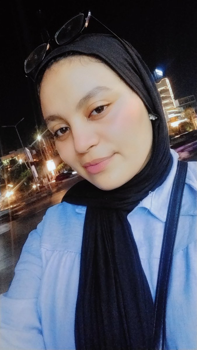 dohappy11's tweet photo. بقالي شهرين يعتبر مبتصورش بسبب غضبي من شكلي ووزني ووشي وكل حاجة بجد لحد ما من يومين نزلت مع اختي واتصورت الصورة دي وحساها اوكيه عالاقل هوثق رحلة نزولي في الوزن ان شاء الله بدل ال٩٥ اللي انا فيهم دول https://t.co/MqPO7M3Jr0