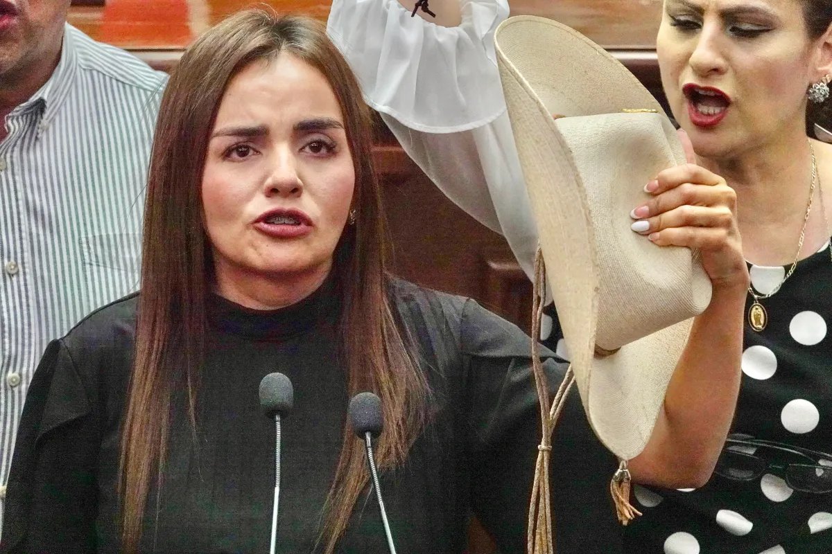 emeequis's tweet photo. La alcaldesa Grecia Quiroz denuncia persecución política y campañas de desprestigio en su contra. Advierte que buscarán encarcelarla para frenar su lucha. https://t.co/DaGWeW2Z9E
