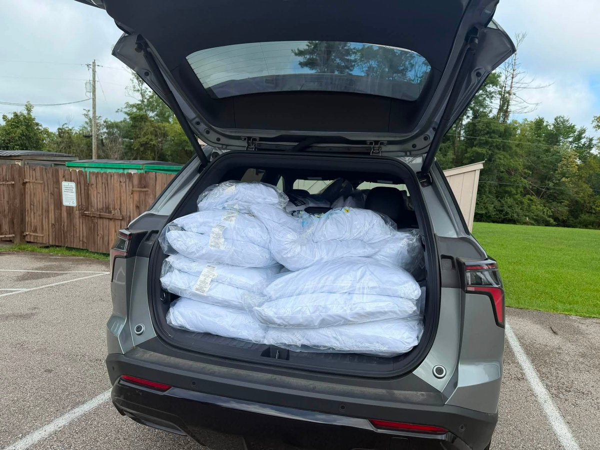 IamCPS's tweet photo. A little extra comfort can go a long way. ๐
Families staying at the CPS Safe Sleep Lot now have fresh sheets, pillows and towels, thanks to a generous donation from @DukeEnergyOH_KY. #ProjectConnect #DukeEnergy #CPSSafeSleepLot #HereforKids https://t.co/cC1466INZ9
