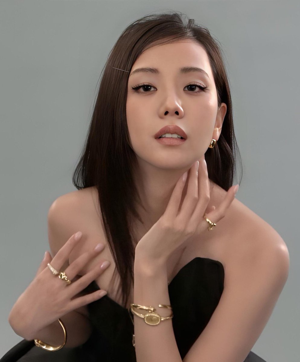 AboutJisooYT's tweet photo. CLICK by JISOO is now the best selling 2026 song by a female soloist on Ktown4u.
It is set to surpass 2.2M album sales units on the Circle chart in South Korea with Ktown4u pre-orders alone extending her record as the best selling Kpop Female Soloist in Circle chart history. https://t.co/FaCwGLKBrX