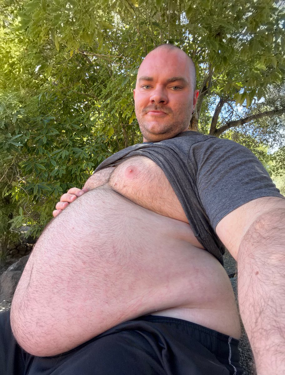 OverfedMeathead's tweet photo. Fuckkk I feel so larded lately 🐷🐷 https://t.co/PSZSMAWzLH