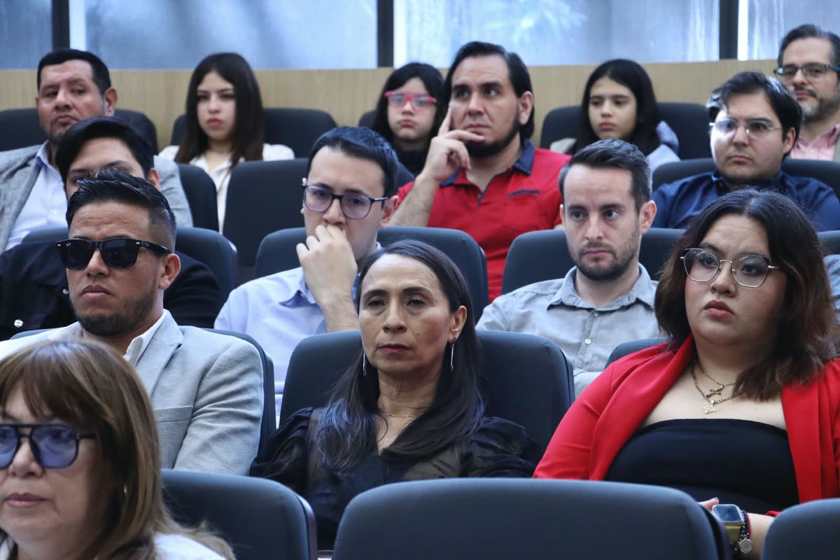 CongresoPue's tweet photo. 🎦 El #CongresoDePuebla fue sede de la conmemoración de los 130 años del cine mexicano, un evento para resaltar la participación de las y los poblanos en grandes producciones, con el objetivo de dar a conocer el crecimiento que vive actualmente la cinematografía, impulsado por la Diputada @AmievaMarisol 

#LXIILegislatura