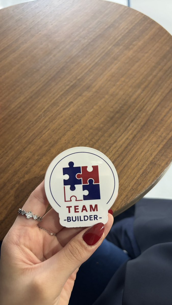 Queen_Leyan's tweet photo. تم تكريمي ضمن الاشخاص المتميزين في برنامج التدريب " summer mission " 🔥 

تحديدًا  كـ Team Builder بسبب تعاوني واني اشتغلت مع مختلف الاقسام 🤩 

#ليان_وليد #إدارة_أعمال #تكريم https://t.co/808BEotUKK