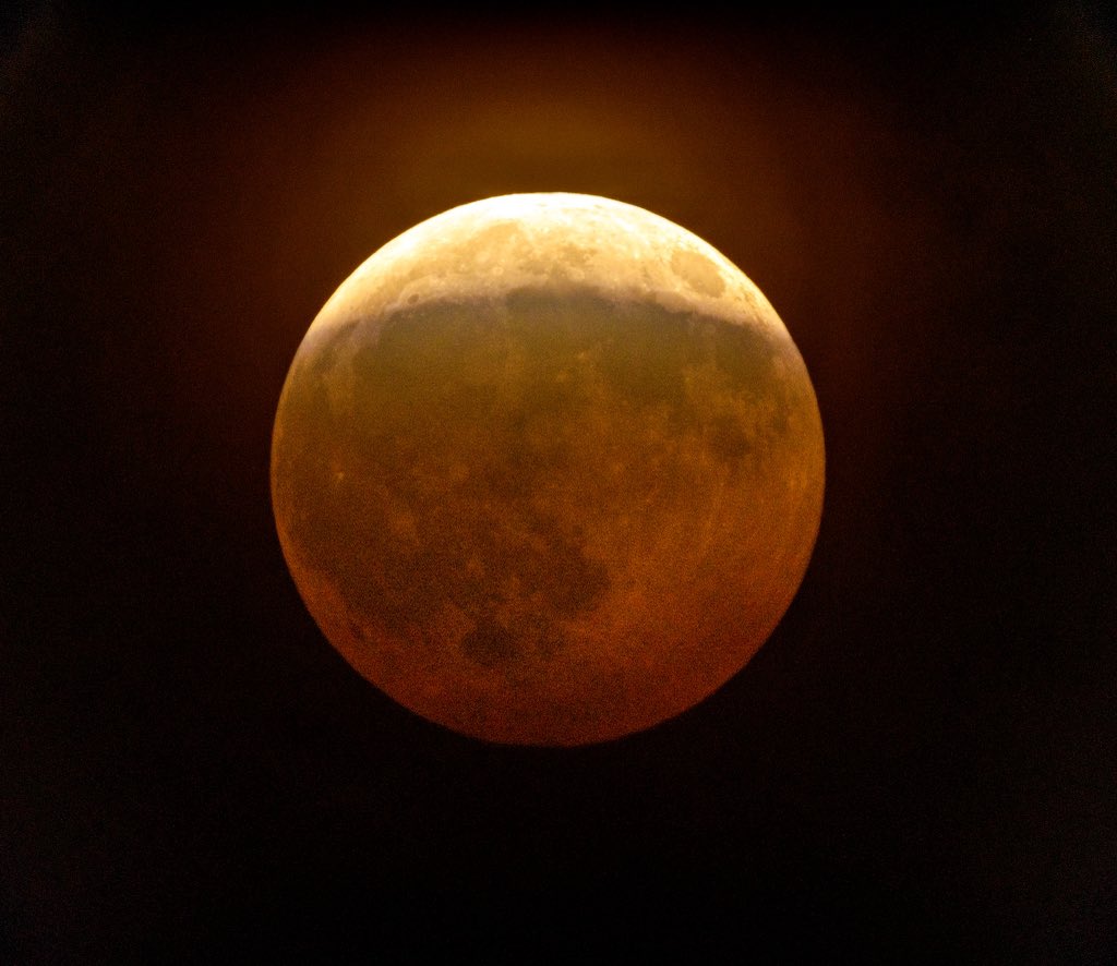 GGerardox2's tweet photo. Eclipse lunar (96%) desde el Desierto de Sonora🌵❤️ https://t.co/Q07ICShapF
