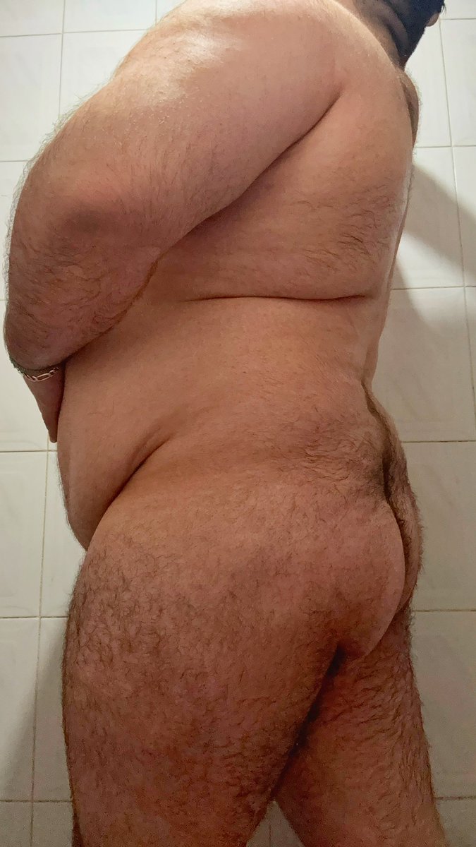 oAlexGNZo's tweet photo. TGIF 🍑
#bear #bigboy #bearlovers https://t.co/nXslskTclc