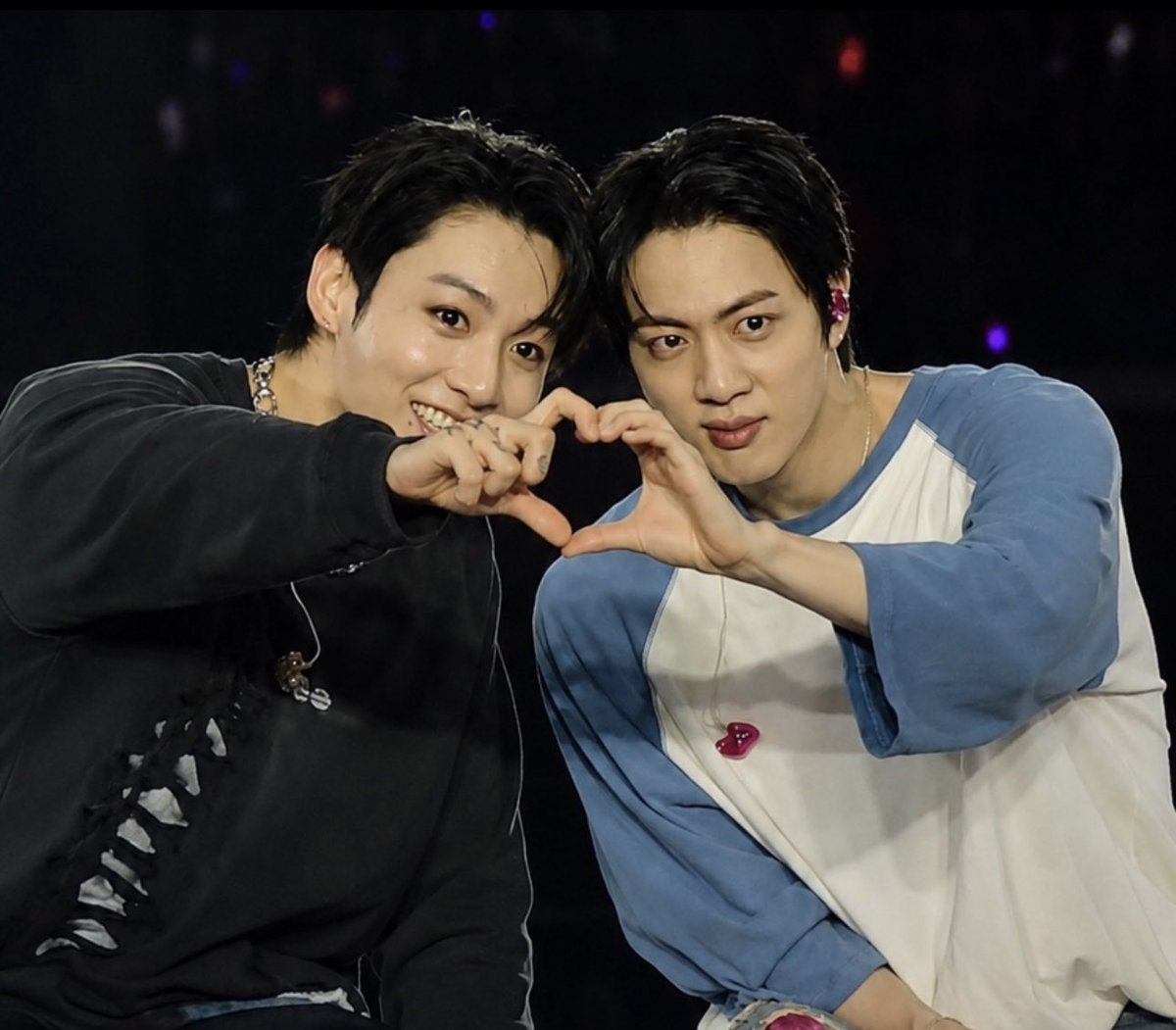 acvjinkook's tweet photo. AAAAAAHHHHHH 
😭😭😭😭 https://t.co/OJR6KkAgXe