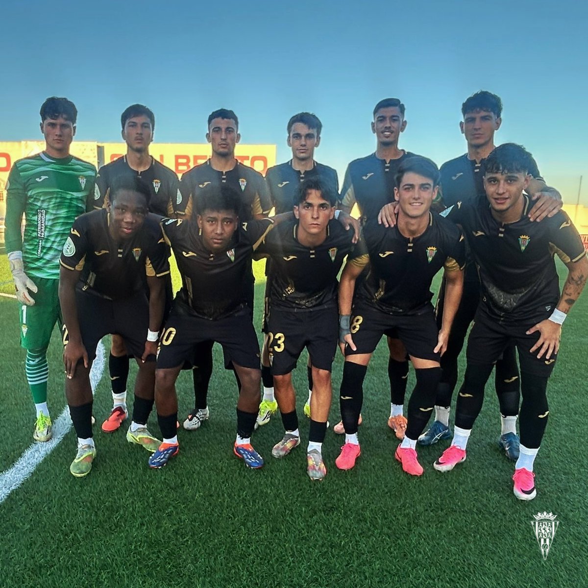 Cantera_CCF's tweet photo. 🔚 El #CórdobaB pone fin a la #PretemporadaCCFB imponiéndose 1-3 al @atporcuna en el 🏆 Trofeo Alcalde 2026

🙏🏻Gracias por la invitación y suerte para la temporada 😉

⚽️ Mady Keita 
⚽️ Pablo (p) 
⚽️ Hugo 

💚#CanteraCCF https://t.co/Iq7gjqxcxG