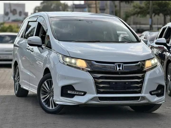 CarsSigra's tweet photo. Honda odyssey
 2019 Model
- 7 seater // Dual sliding doors // smart entry // infotainment system // leather interior // cruise control // traction control // lane assist // parking sensors &amp; assist // Dash-cam // Adjustable steering 
Ksh.2.8M #GranHermanoGeneraciónDorada #Panamá https://t.co/aa3HXiVdMT