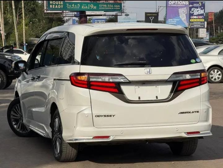 CarsSigra's tweet photo. Honda odyssey
 2019 Model
- 7 seater // Dual sliding doors // smart entry // infotainment system // leather interior // cruise control // traction control // lane assist // parking sensors &amp; assist // Dash-cam // Adjustable steering 
Ksh.2.8M #GranHermanoGeneraciónDorada #Panamá https://t.co/aa3HXiVdMT