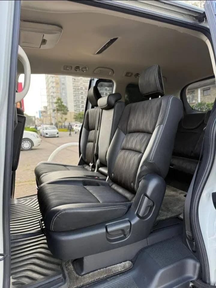 CarsSigra's tweet photo. Honda odyssey
 2019 Model
- 7 seater // Dual sliding doors // smart entry // infotainment system // leather interior // cruise control // traction control // lane assist // parking sensors &amp; assist // Dash-cam // Adjustable steering 
Ksh.2.8M #GranHermanoGeneraciónDorada #Panamá https://t.co/aa3HXiVdMT