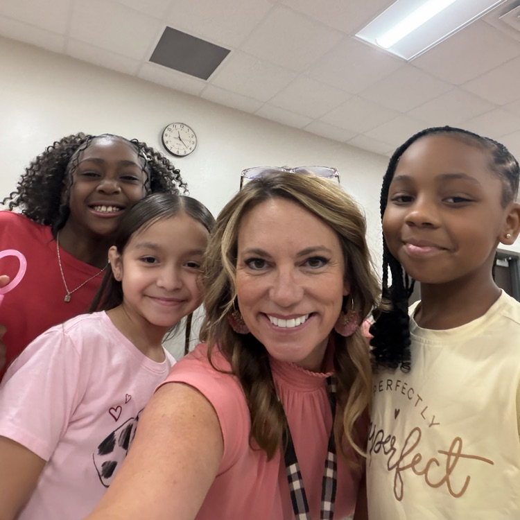 msdwarren's tweet photo. This week was full of moments that brought our students, staff and families together. Strong community! #WarrenWill #PrideoftheEastside https://t.co/xwBIZDrgAJ