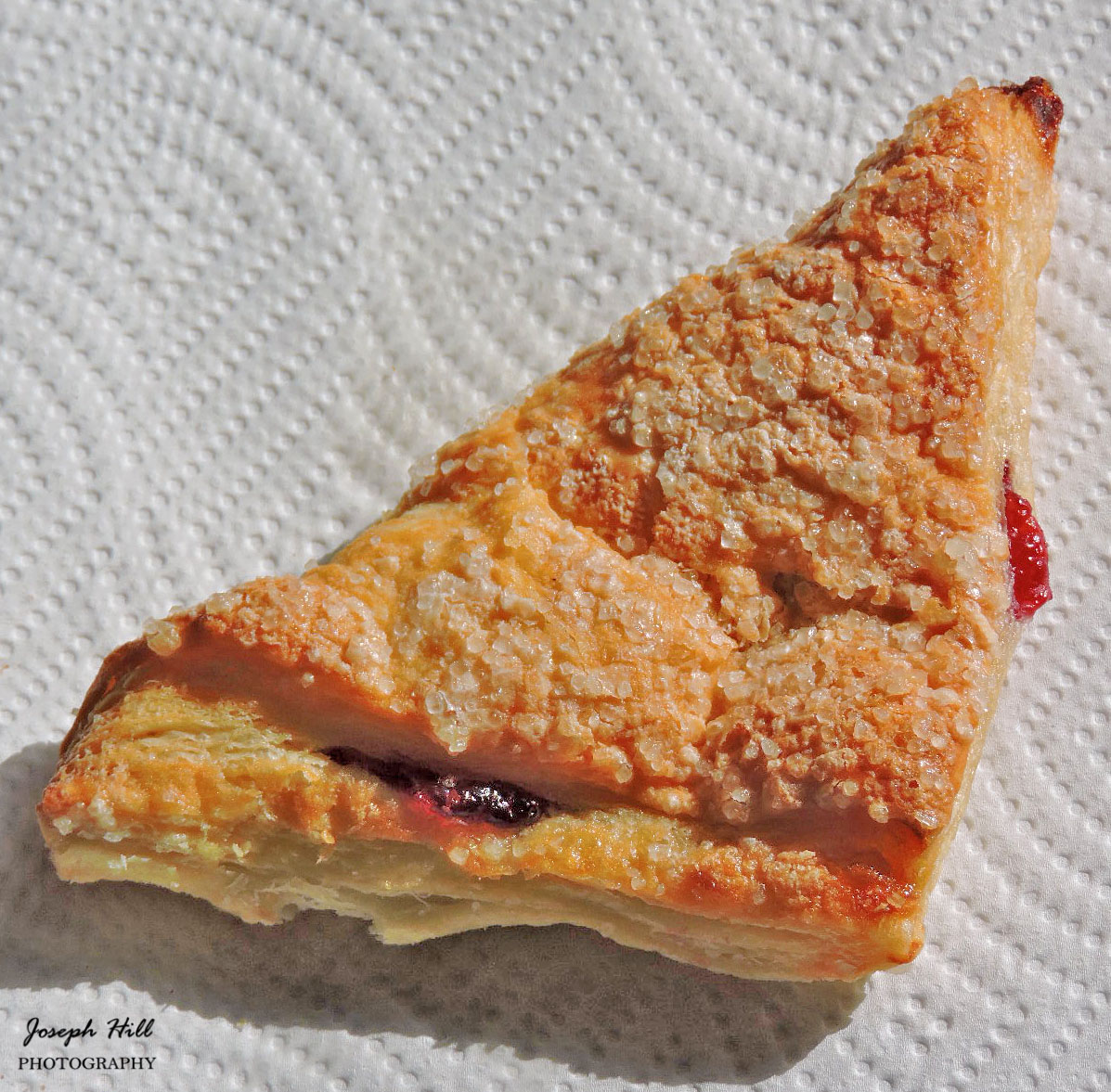 JosephHill3794's tweet photo. "Happy #NationalCherryTurnoverDay!"🍒🥧
Photo By: Joseph Hill🙂📸🍒🥧
#CherryTurnover🍒🥧 #sweet #delicious #yum https://t.co/FPLLjwuyk2