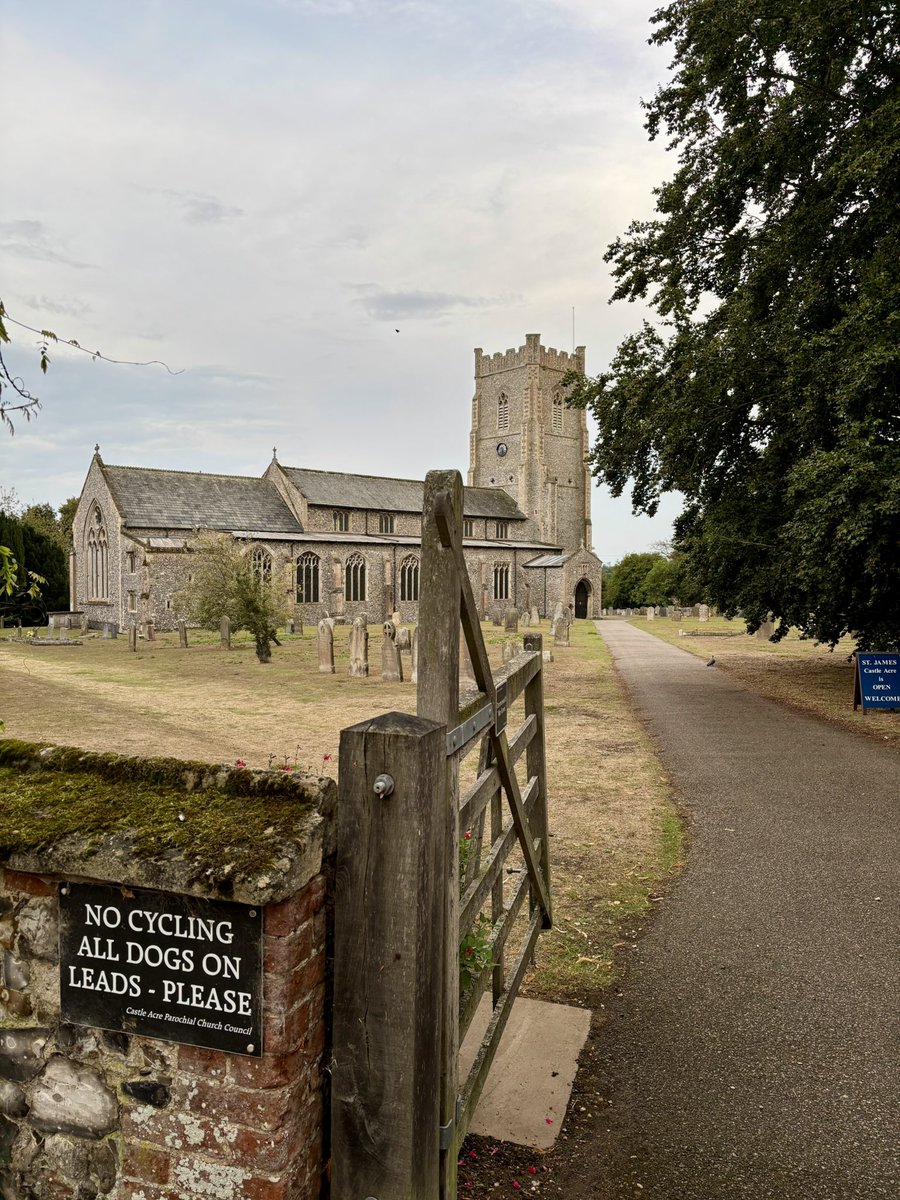 lilybee731's tweet photo. Castle Acre is a cute little Norfolk village with castle ruins from 1085 and priory ruins from around the same time. The village itself was also already listed in the Domesday book in 1086. https://t.co/hX9pIYKu8R