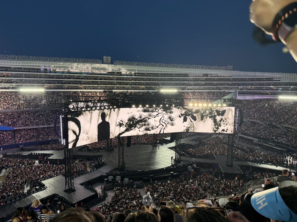 taeswife_REAL's tweet photo. MY VIEW https://t.co/p3ONCfTg66
