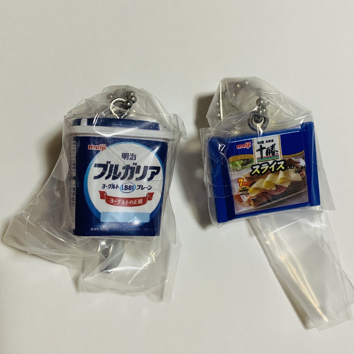 0901_0411's tweet photo. meiji 乳製品シリーズミニチュアチャーム ガチャ カプセルトイ 交換 明治

【譲】
ブルガリアヨーグルト
北海道十勝スライスチーズ

【求】
おいしい牛乳＋ミルクコーヒー
ブルガリアヨーグルトアロエ

郵送にて交換希望
お心あたりある方いましたらご連絡お待ちしております。 https://t.co/WXpeieQtA0