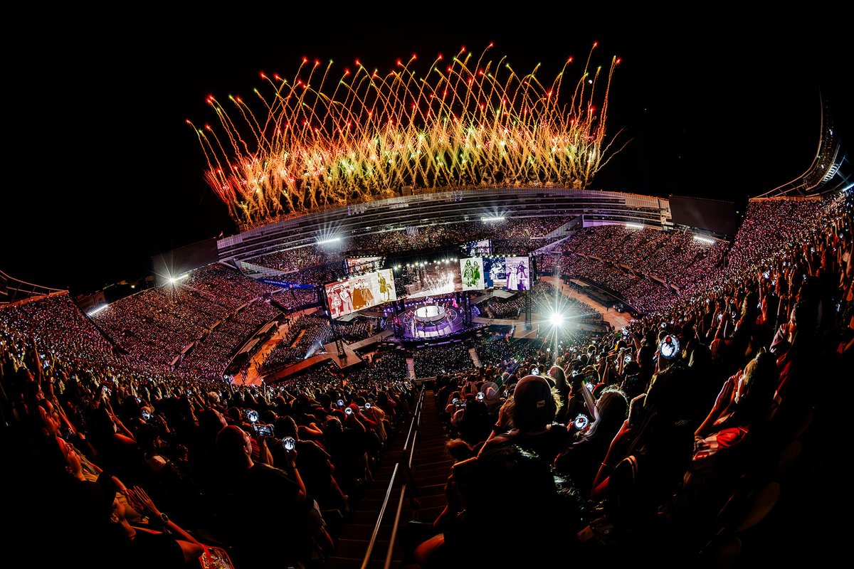 SoldierField's tweet photo. BTS WORLD TOUR ‘ARIRANG’ IN CHICAGO ❤️

📷: HYBE/BIGHIT MUSIC

#BTS_WORLDTOUR_ARIRANG
#BTS_WORLDTOUR_ARIRANG_NA
#BTS_WORLDTOUR_ARIRANG_CHICAGO https://t.co/te5yXh0O4u