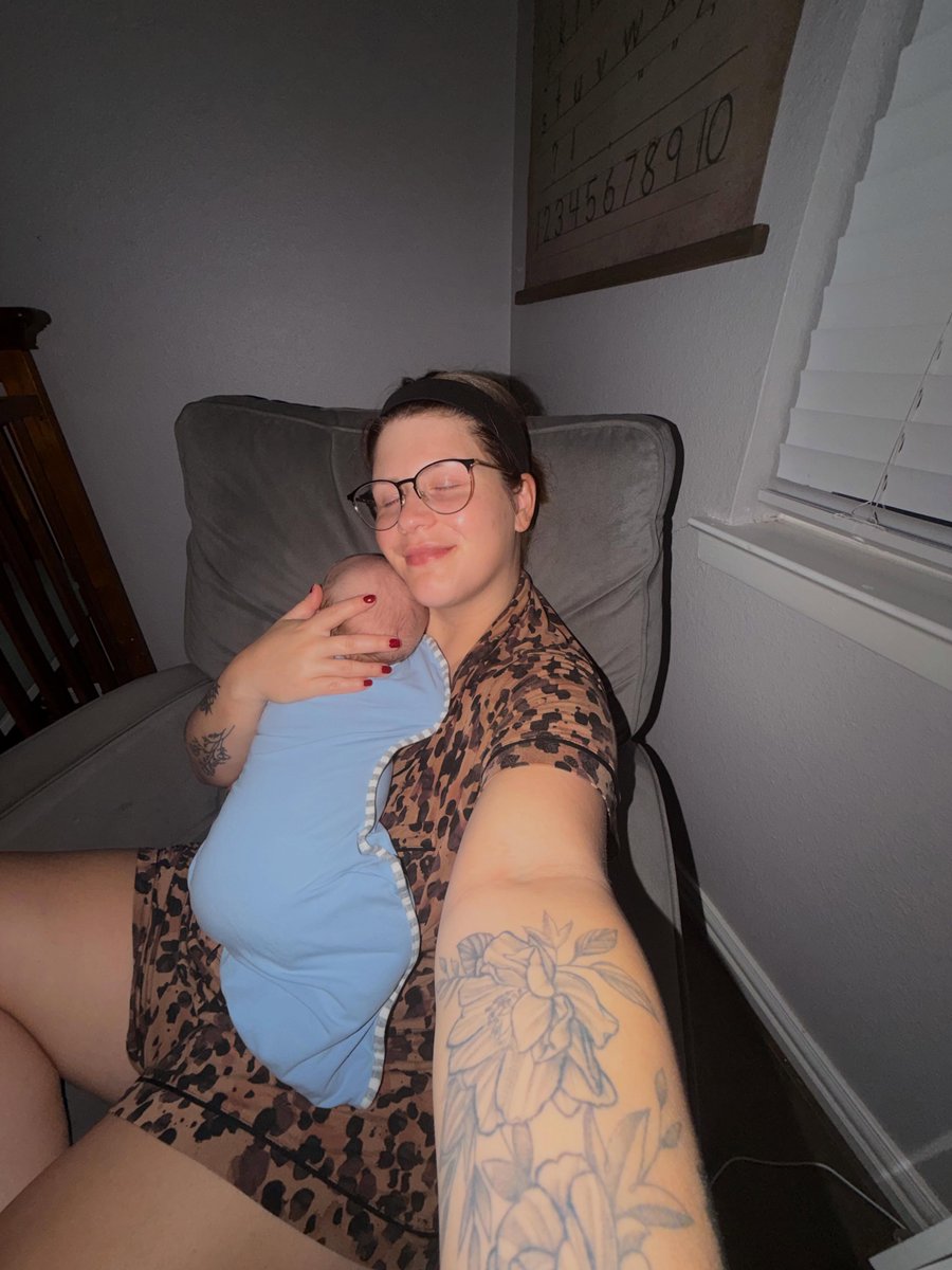 emeponte's tweet photo. Do you rock your baby to sleep? With my first, I always laid her down drowsy but awake. With our last baby, I rock him more often. Time goes too fast, so I’ll hold him a little longer. https://t.co/wmyrBy3WM3