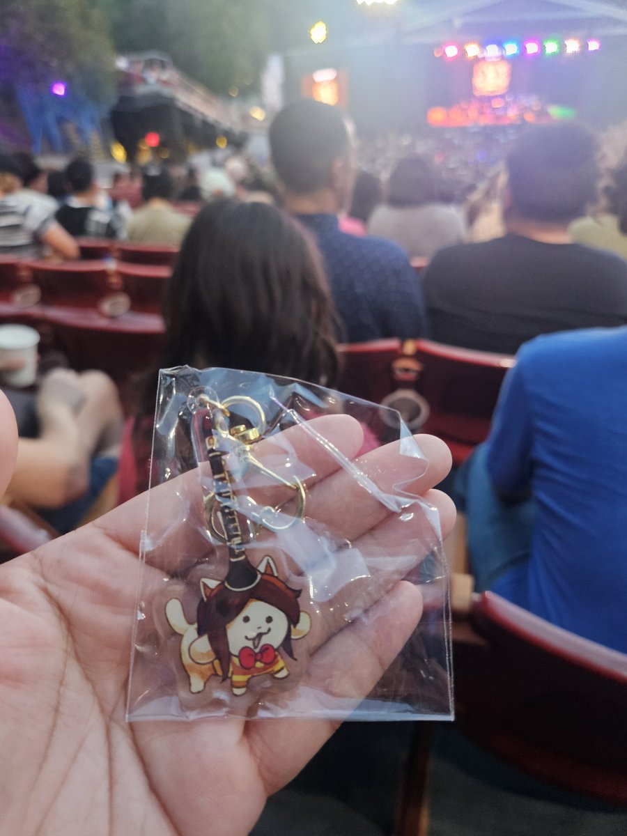 piemastersalem_'s tweet photo. anyone at the undertale symphony wanna trade Tem for napstablook ??? https://t.co/vwbzgdHNQe