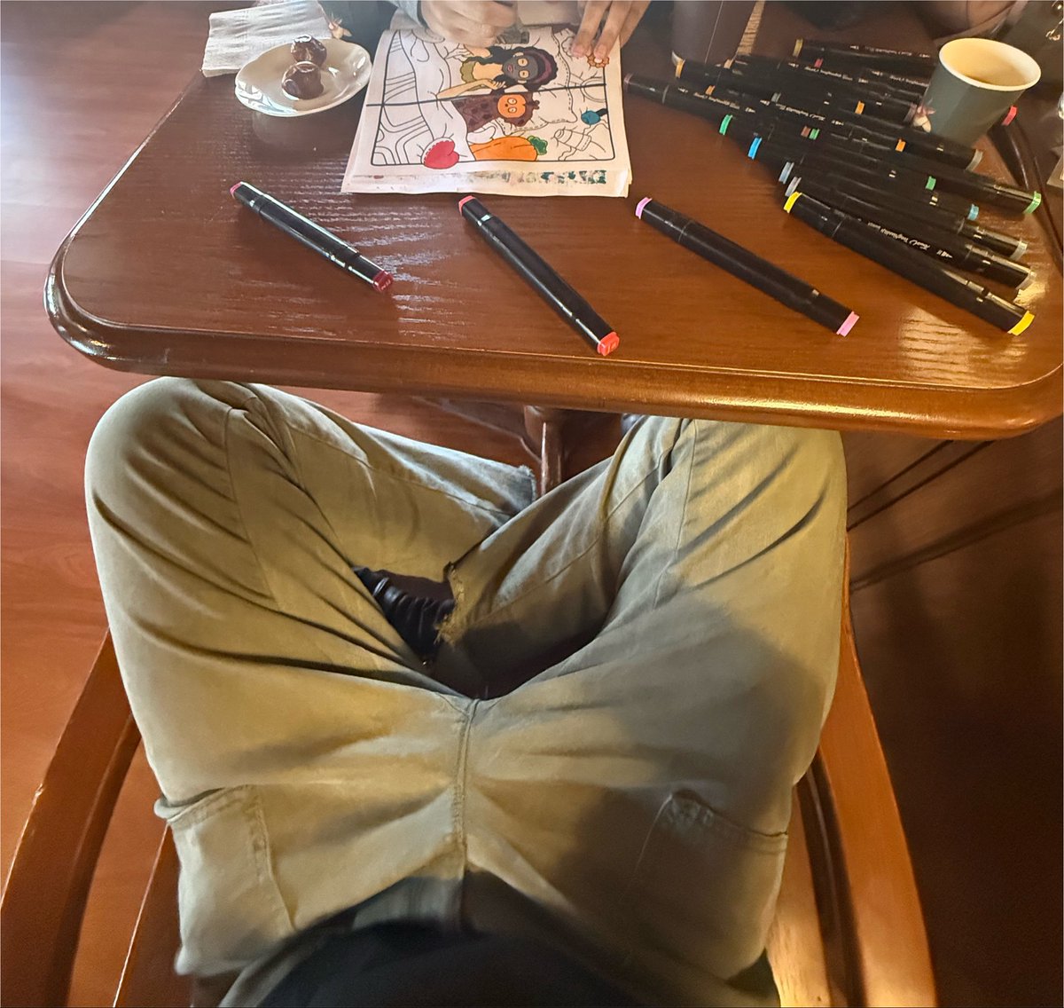 bendicionYe's tweet photo. Crotchselfie is the withered kind of Facebook selfie https://t.co/yQUu1TYm0O