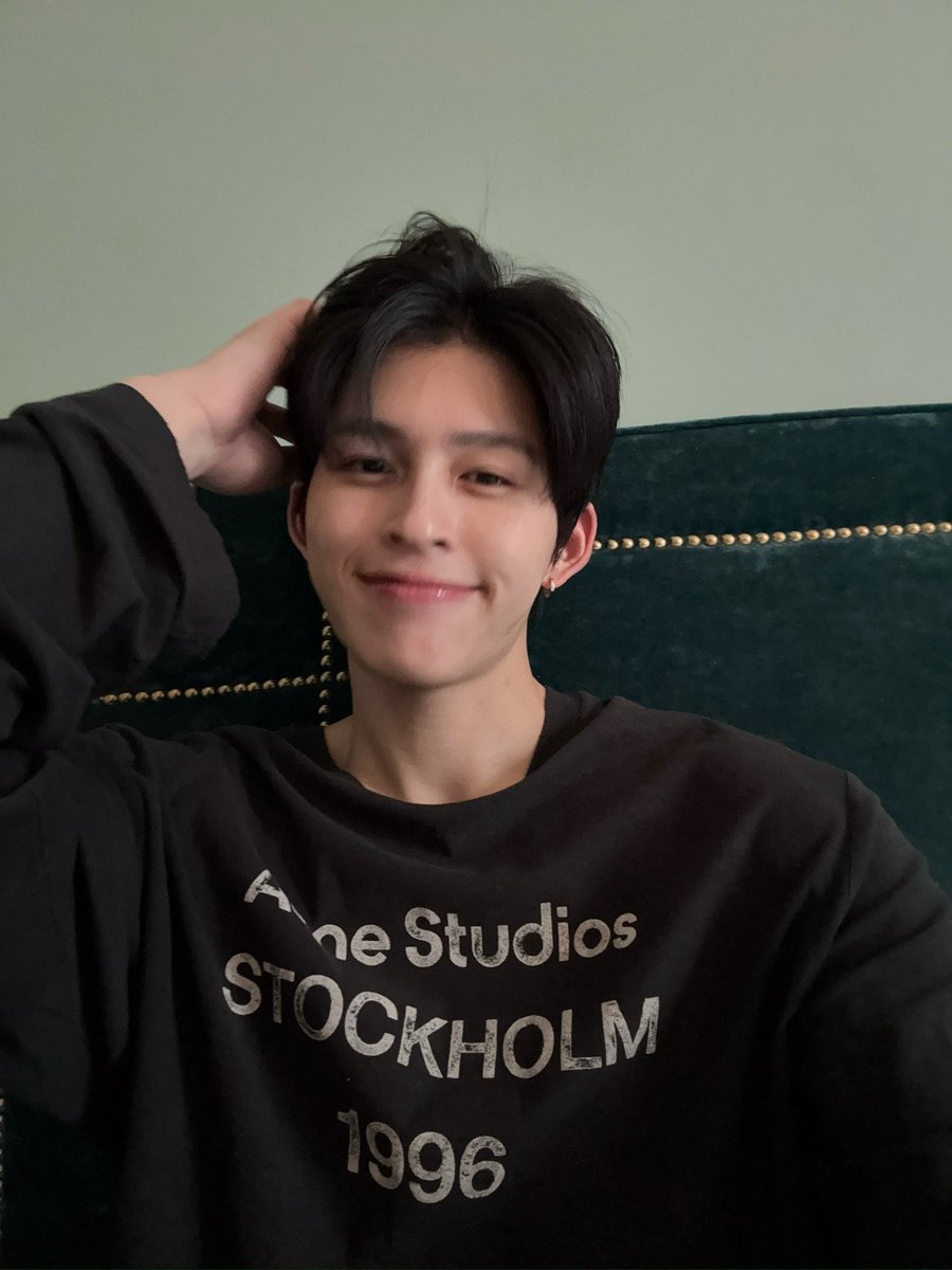 NongYajaiNarak's tweet photo. ปอนด์ แมสอะไรบ้าง (#ppnaravit) 
ในช่วง อาทิตย์คอน 3 วัน จนคอนจบอาทิตย์นึง 🐻✨
- เฮลิคอปเตอร์ ทั่วอินเตอร์เน็ต ทุกแพลตฟอร์ม มักเกิ้ลยังต้องเห็นผ่านฟีด ไปทางไหนก็เจอ ✅
- สาวเกาหลี ที่ตีหัวใจติ่งเกาหลีแตกกระจาย โดนเส้นชาวเน็ต ✅
- เมะที่ “ล้มล้างระบบเคะธิปไตย” บ้อกแบ้กสมชื่อ หมาใหญ่ใจเร้ก ✅
- บ้อกแบ้กชื่อ ปังอ้วม ไวรัล พร้อมท่า ปังอ้วม ✅
- ปอนด์ พระเมะที่ขี้หึงหล่อระเบิด GMMTV ทำไรสักอย่าง 🆕