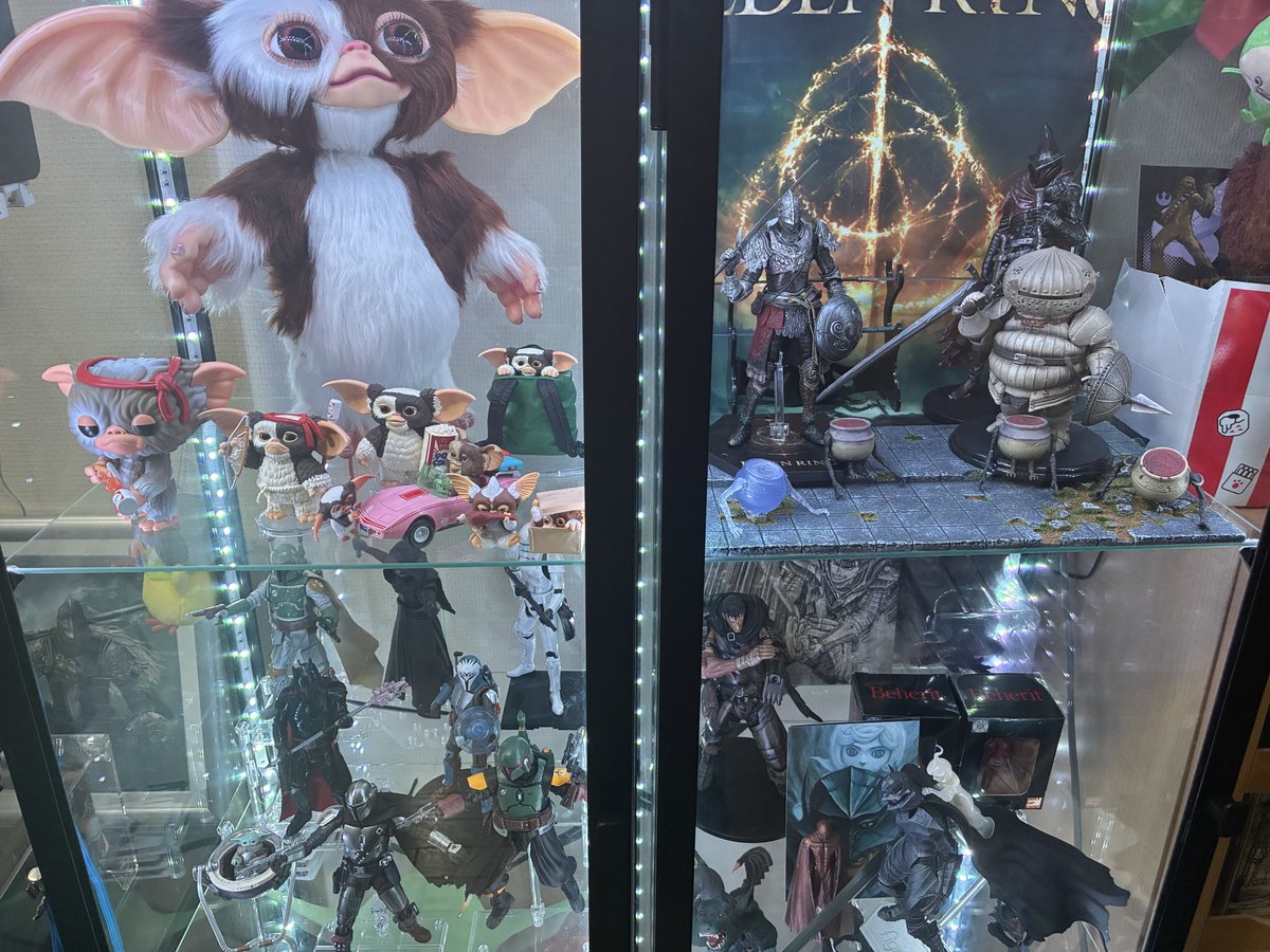 stemchauffeur's tweet photo. 予約してたUDFギズモ届いた😆
これはもう祭壇である  #グレムリン #ギズモ  #メディコムトイ https://t.co/aGQjAfYGnZ