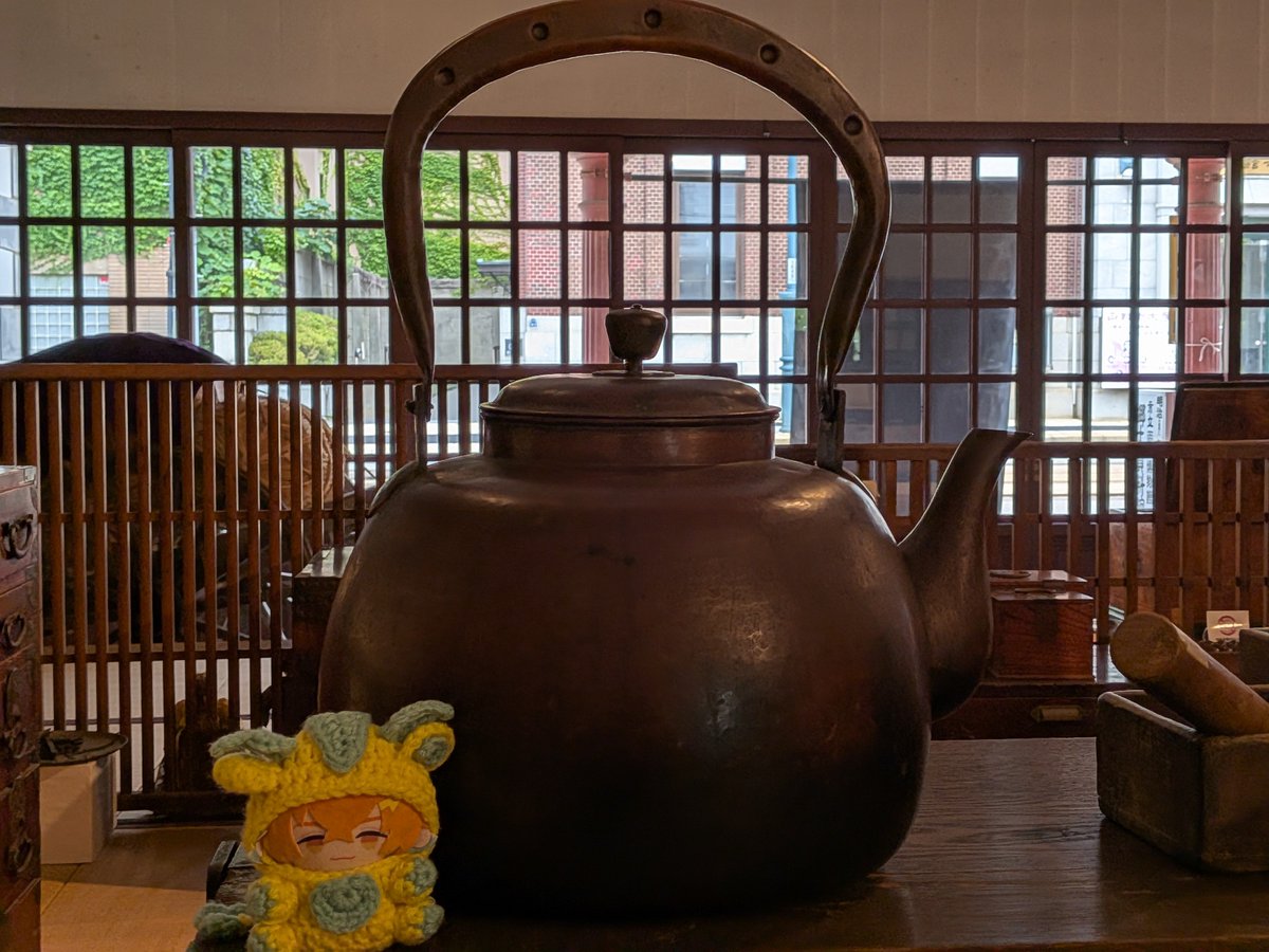 Churocolate's tweet photo. 市立函館博物館郷土資料館いてきた　ほら　うさみ　ひばちだよ https://t.co/UZMrcMrrNy