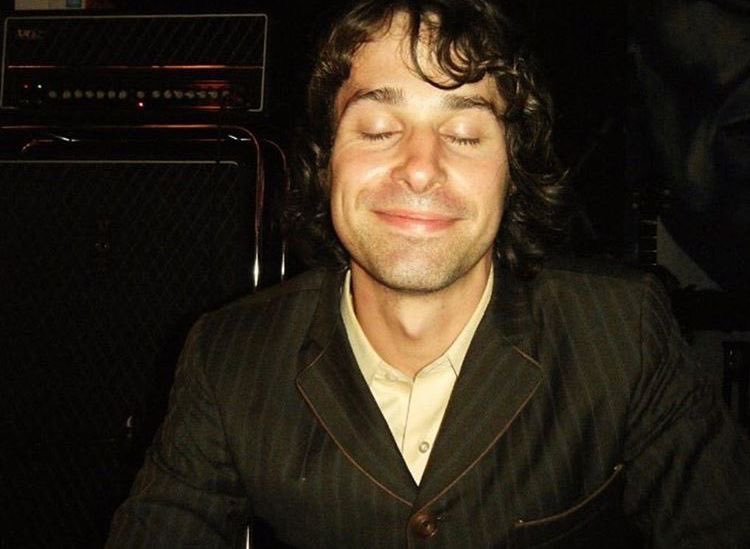 jiy0i's tweet photo. Jon accidentally closing his eyes in photos😢❤️ https://t.co/FsK6leJDDD