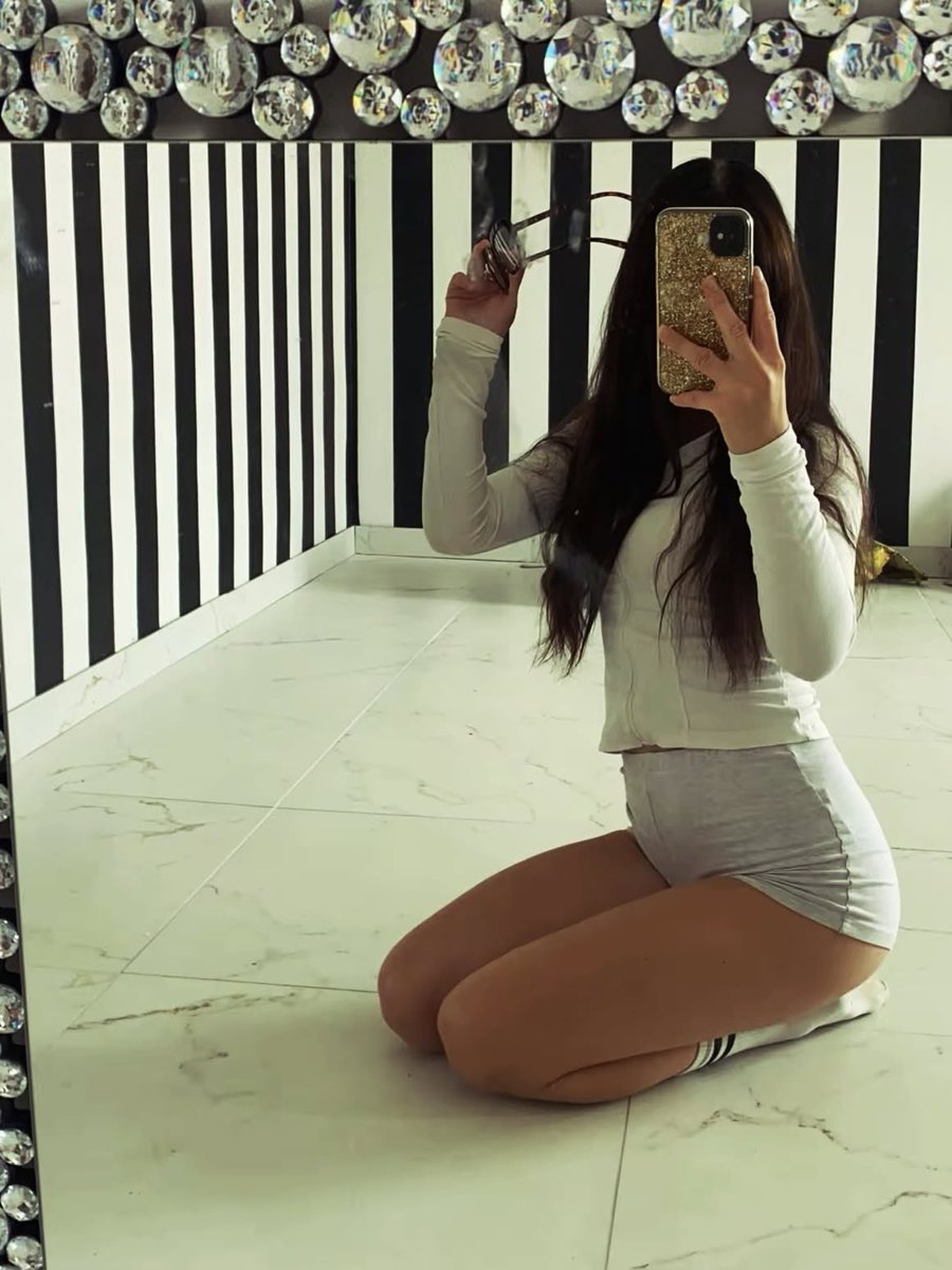 NoraThorns's tweet photo. Dm? #lowlvl https://t.co/lq3JSWE3Mj